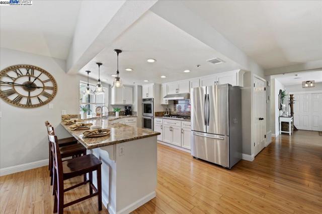 335 Beverly St, Livermore CA: https://media.crmls.org/mediaz/b4e4a8d9-408c-4991-8a36-e51d48fb0eac.jpg