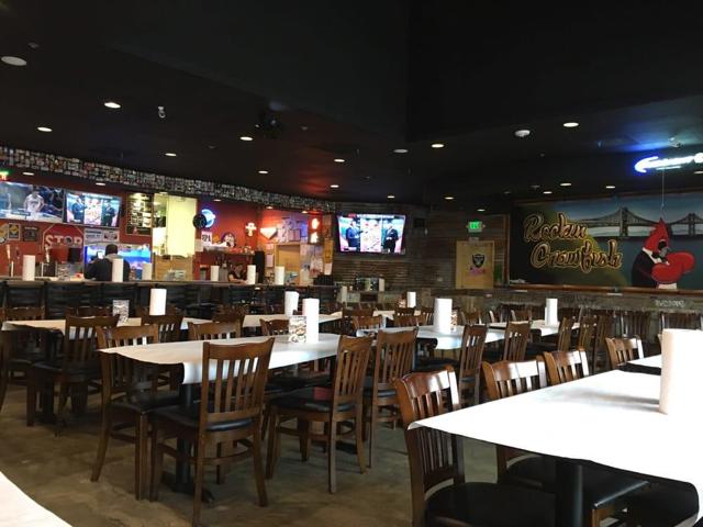 2300 2300 El Portal Drive, San Pablo CA: https://media.crmls.org/mediaz/b4e4d81e-0af7-4cc0-827c-6b6e4459b111.jpg