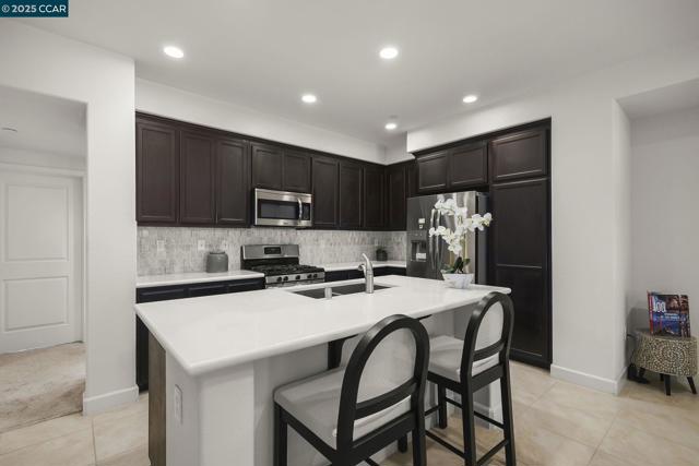 38976 Primula Ter, Newark CA: https://media.crmls.org/mediaz/b4e53de5-1b97-4236-910d-cc6d5934a42b.jpg