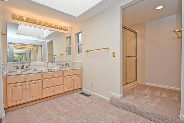 727 Paradise Valley Ct, Danville CA: https://media.crmls.org/mediaz/b4e576a0-e713-4225-831d-bbd76efd1318.jpg