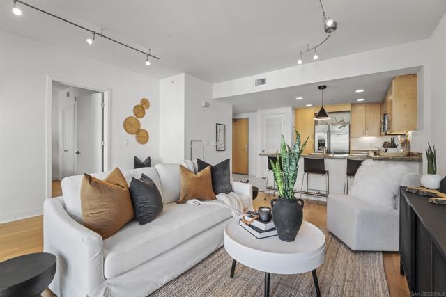 3812 Park Blvd, San Diego CA: https://media.crmls.org/mediaz/b4e5c430-2804-46be-9737-9af0d0416731.jpg