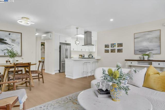 1541 Merced Street, Richmond CA: https://media.crmls.org/mediaz/b4e64086-b9d5-4004-b2c0-cd051dc4acab.jpg