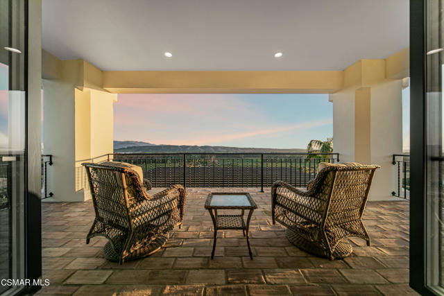 1451 E La Loma Avenue, Somis CA: https://media.crmls.org/mediaz/b4e6ab26-da58-44ca-8783-473b31189b1d.jpg