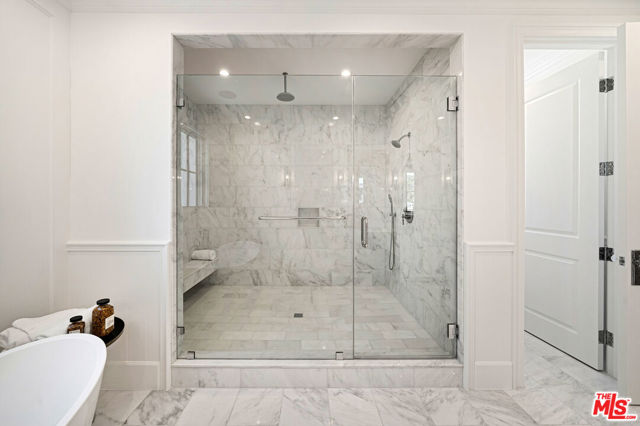 813 N Spaulding Avenue, Los Angeles CA: https://media.crmls.org/mediaz/b4e6e2b2-4764-4749-8ad3-534b2d66a9b9.jpg