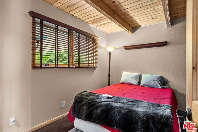 2222 Gimmewald Place, Pine Mountain Club CA: https://media.crmls.org/mediaz/b4e7301f-4bec-41cf-a074-8343c815163f.jpg