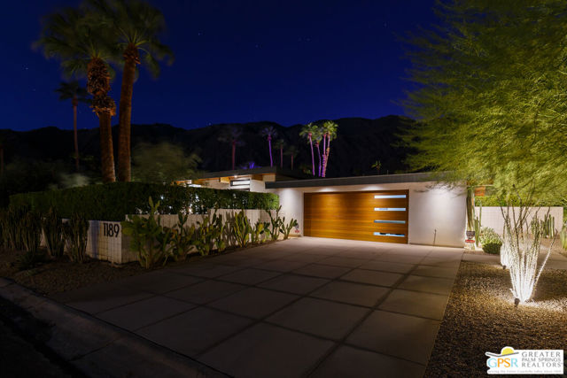 1189 N Rose Avenue, Palm Springs CA: https://media.crmls.org/mediaz/b4e8145e-3b0a-46e0-a496-299e36b5f534.jpg
