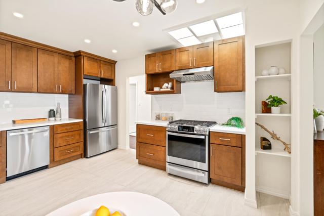 745 Brazil Avenue, San Francisco CA: https://media.crmls.org/mediaz/b4e92f03-1171-45f6-b1c0-95bcf81313cc.jpg
