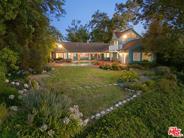 15401 Mulholland Drive, Los Angeles CA: https://media.crmls.org/mediaz/b4e9487c-93b2-460b-a89f-937f953e717f.jpg