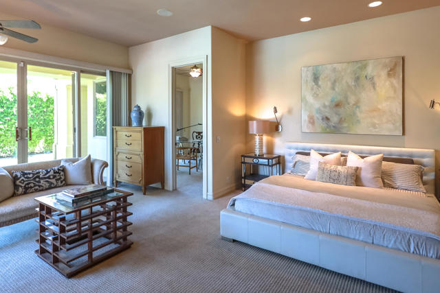 16 Villaggio Place, Rancho Mirage CA: https://media.crmls.org/mediaz/b4e98966-1a20-4039-ac25-b791cb1936ec.jpg