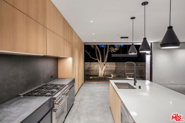 1448 STRADELLA Road, Los Angeles CA: https://media.crmls.org/mediaz/b4e9aede-c67d-4216-ab54-adab33195968.jpg