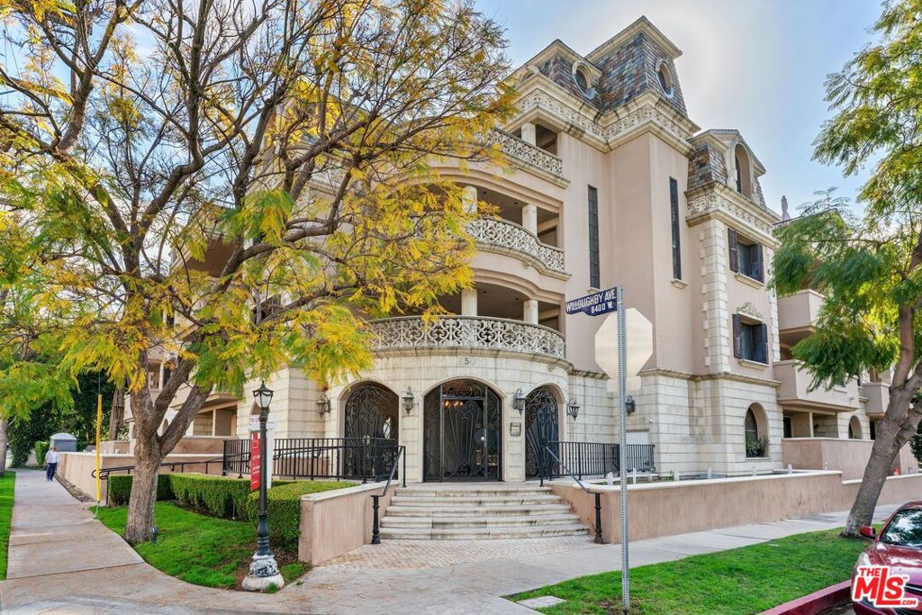 850 N Croft Avenue #302