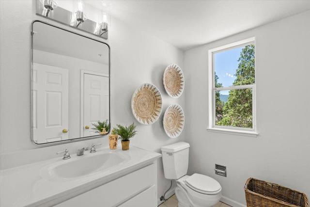 8710 Wild Iris Drive, Gilroy CA: https://media.crmls.org/mediaz/b4ea09e0-a506-40e3-a447-95d0364a799d.jpg