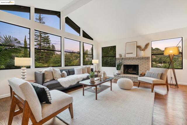 151 La Espiral, Orinda CA: https://media.crmls.org/mediaz/b4ea673f-227d-4f59-b870-a60ccc426c5d.jpg