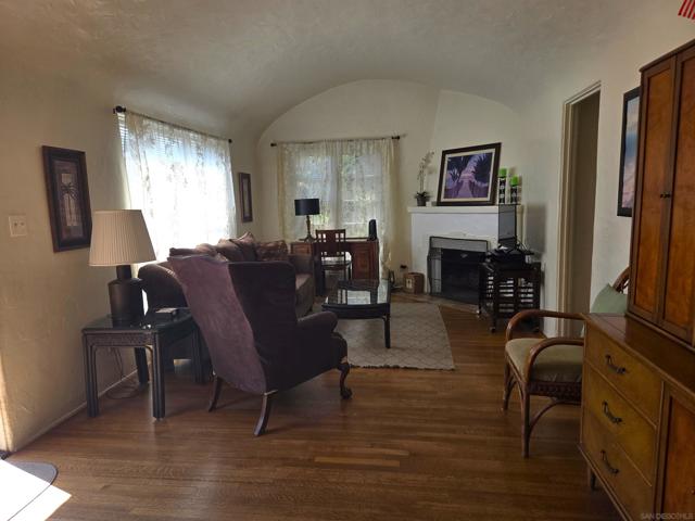 Image 5 of 20 For 676 J Ave  