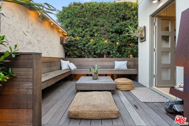 626 Pacific Street, Santa Monica CA: https://media.crmls.org/mediaz/b4ec7981-e8e0-41b7-b581-b5a7dc3e175e.jpg