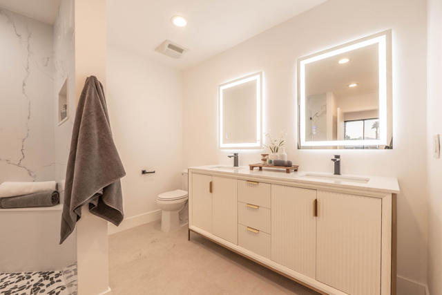Image 19 of 34 For 38774 Wisteria Drive