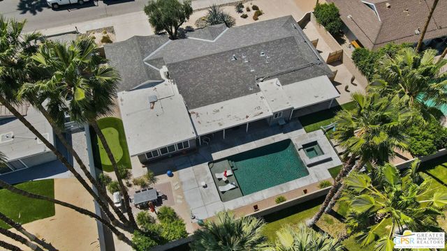 1186 S San Joaquin Drive, Palm Springs CA: https://media.crmls.org/mediaz/b4ed3878-0679-4afc-8d5e-e2a45eb24115.jpg