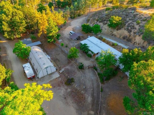 16635 Highland Valley Rd, Ramona CA: https://media.crmls.org/mediaz/b4ed8843-ec24-4394-bac0-f97ee6b85aea.jpg