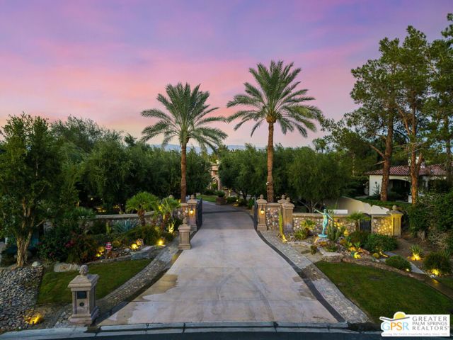 32 Clancy Lane, Rancho Mirage CA: https://media.crmls.org/mediaz/b4ed8fad-b387-440a-8ad6-b84ee5d49aac.jpg