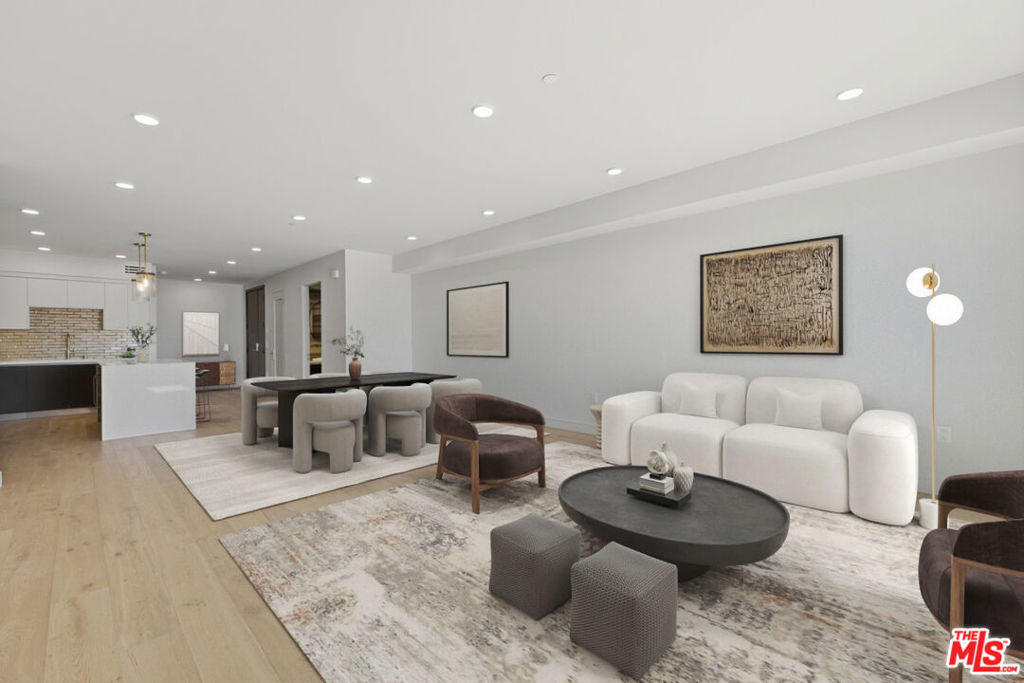 505 S Barrington Avenue #304