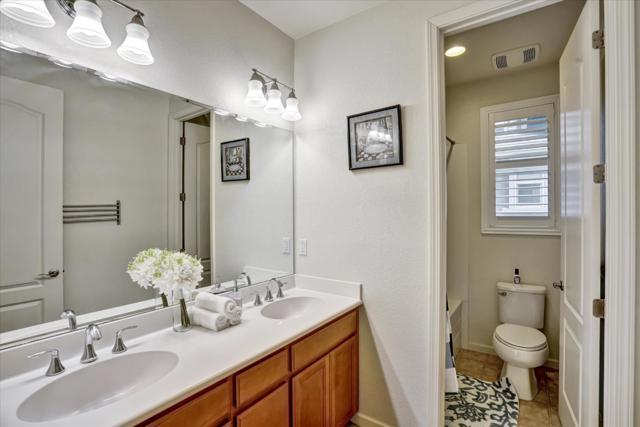 1701 TRAMONTI Drive, Dublin CA: https://media.crmls.org/mediaz/b4edb992-77fa-4b24-b971-d2022cf687ae.jpg