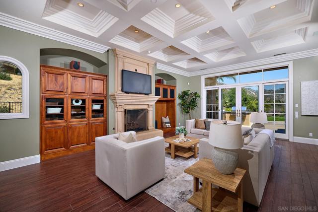 14460 Cheyenne Trl, Poway CA: https://media.crmls.org/mediaz/b4ee966c-23c0-4e96-8c83-8f8f69ae3bfb.jpg