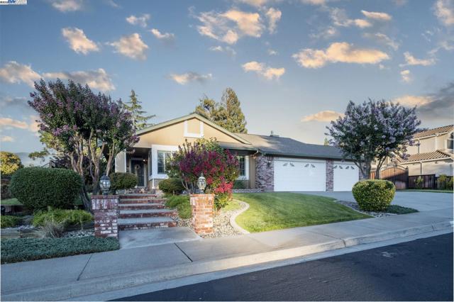 368 Beverly St, Livermore CA: https://media.crmls.org/mediaz/b4ee9ffd-3570-4cc5-b60f-478be6de73cc.jpg