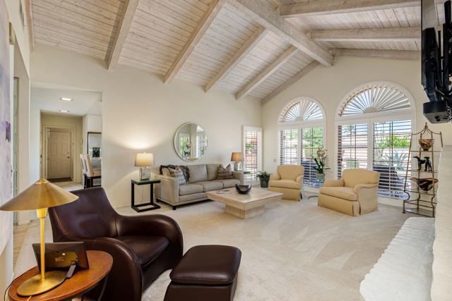 Image 7 of 47 For 78820 Runaway Bay Drive