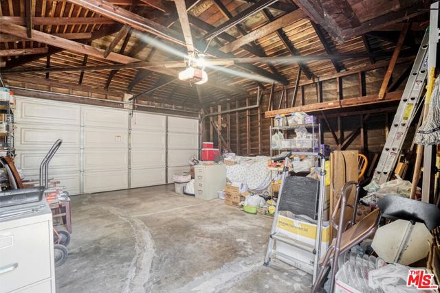 2577 Wellesley Avenue, Los Angeles CA: https://media.crmls.org/mediaz/b4ef59a1-7f5a-4407-9202-f3e127085072.jpg