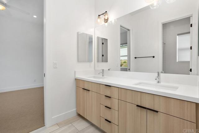 1219 Stonemark place, Vista CA: https://media.crmls.org/mediaz/b4ef7d99-6aa9-4ba1-a937-72d791c5bbb5.jpg