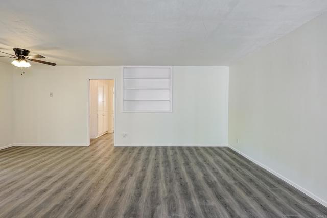 4800 Williamsburg Ln, La Mesa CA: https://media.crmls.org/mediaz/b4ef986d-e965-41c2-a71a-cc6e898e5afd.jpg