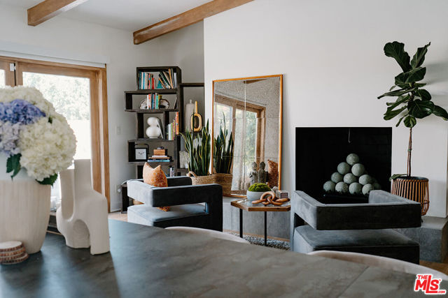 24221 Aetna Street, Woodland Hills CA: https://media.crmls.org/mediaz/b4ef9be9-57bc-4542-9ae8-f313c15adc7b.jpg