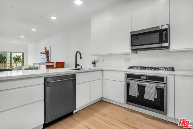 214 S Alexandria Avenue, Los Angeles CA: https://media.crmls.org/mediaz/b4efc7f4-08f6-4daf-909f-25ac95c82ef7.jpg