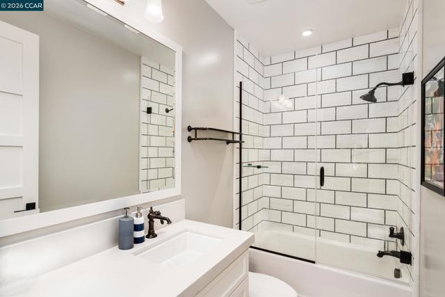 Image 37 of 59 For 401 Legacy Dr