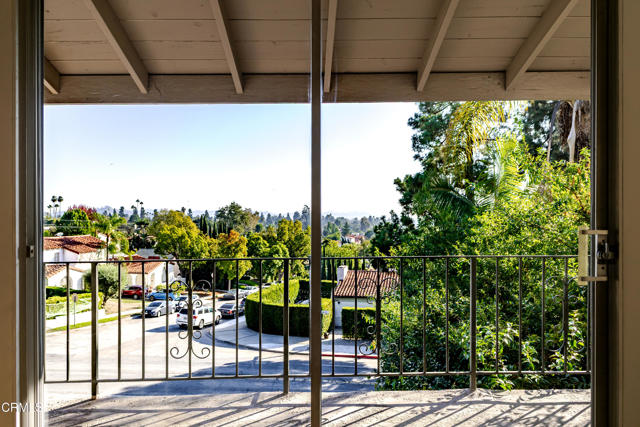 Detail Gallery Image 32 of 57 For 817 E Mountain St, Glendale,  CA 91207 - 5 Beds | 4/1 Baths