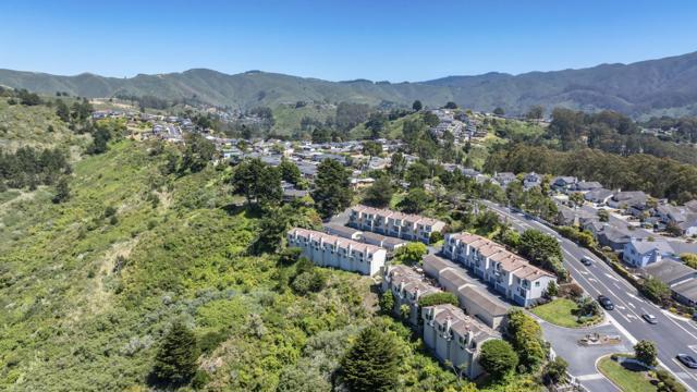 991 Fassler Avenue, Pacifica CA: https://media.crmls.org/mediaz/b4f178b8-7a2d-4c89-8621-849fac54b373.jpg
