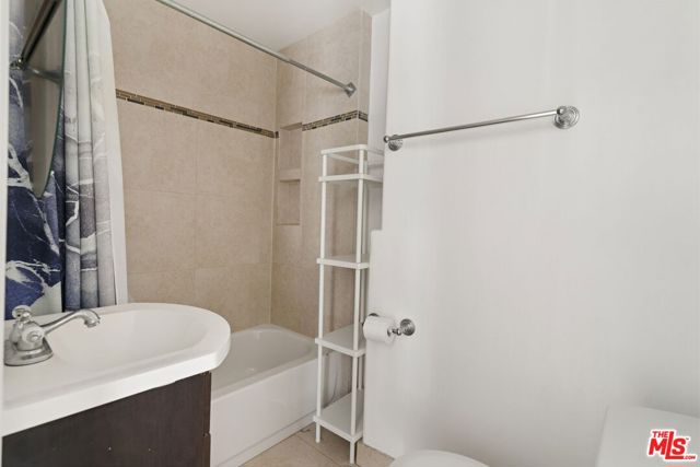 2165 Valentine Street, Los Angeles CA: https://media.crmls.org/mediaz/b4f1f33f-2f79-4384-b3e8-82b2b031e5c3.jpg