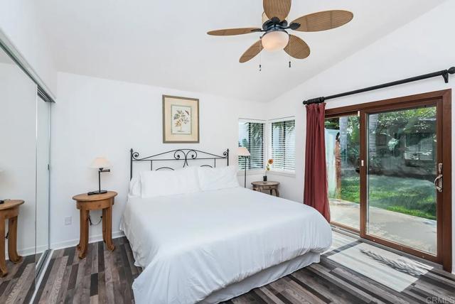 729 Poinsettia Park, Encinitas CA: https://media.crmls.org/mediaz/b4f215eb-012e-4542-9752-620304d04650.jpg