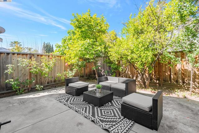 34319 Platinum Ter, Fremont CA: https://media.crmls.org/mediaz/b4f25bf7-d06e-40fc-b0cc-d4c86c73e700.jpg