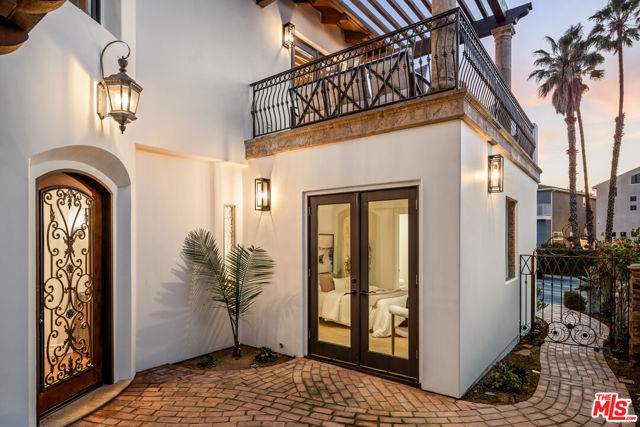 7320 Trask Avenue, Playa del Rey CA: https://media.crmls.org/mediaz/b4f27073-4217-48ef-aad0-5e79f9048f12.jpg