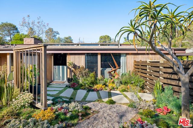 Details for 815 Bramble Way, Los Angeles, CA 90049