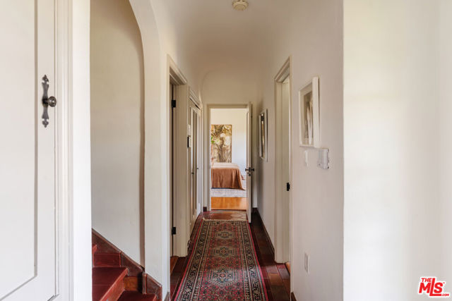 3744 Clayton Avenue, Los Angeles CA: https://media.crmls.org/mediaz/b4f2e14c-0ee1-4391-a7a8-adbe3e7e669a.jpg