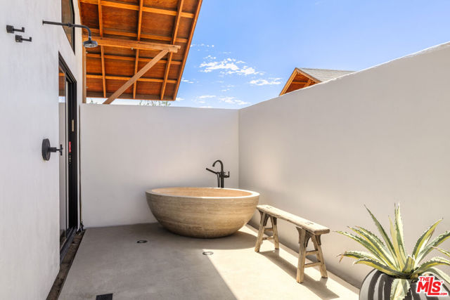 Image 8 of 19 For 53252 Pipes Canyon Road