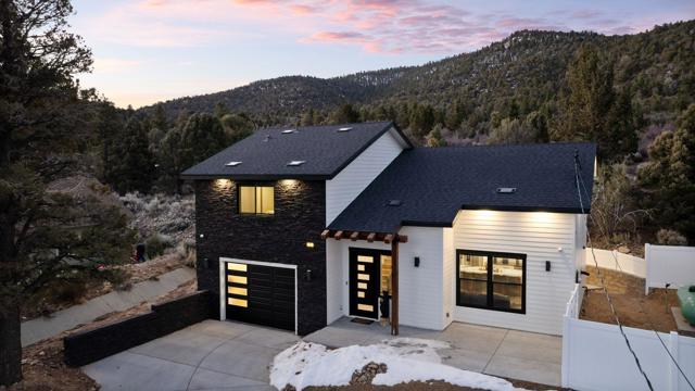 47145 Skyview Drive, Big Bear CA: https://media.crmls.org/mediaz/b4f4bb93-a9d0-40ca-a087-71ecdeafef10.jpg
