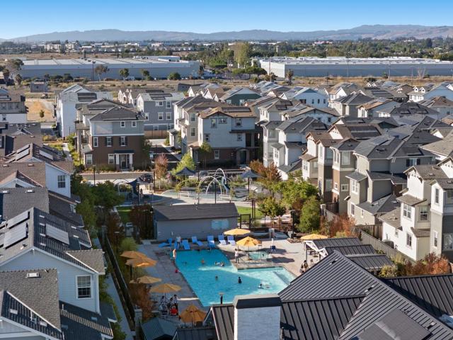 37413 Bowline Road, Newark CA: https://media.crmls.org/mediaz/b4f4befa-3fef-401c-a7f4-81be6a140d9b.jpg