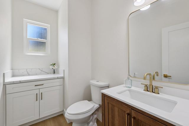 5471 Papagallo Drive, Oceanside CA: https://media.crmls.org/mediaz/b4f4d78e-bded-4a39-a06f-89540585027d.jpg
