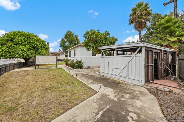 2069 Dayton Drive, Lemon Grove CA: https://media.crmls.org/mediaz/b4f5e639-d810-4c31-89a9-783a7f179f1a.jpg