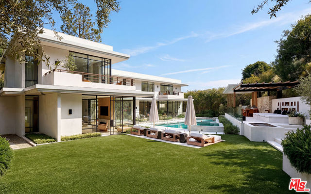 9509 Heather Road, Beverly Hills CA: https://media.crmls.org/mediaz/b4f5f09b-79fc-469d-b51f-d121028745b3.jpg