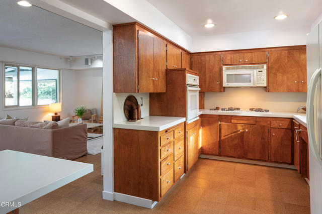 1570 Old House Road, Pasadena CA: https://media.crmls.org/mediaz/b4f5f5ae-5afe-4fe7-a665-80226f11fec8.jpg