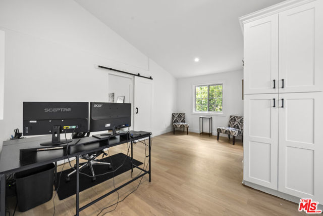 5656 Penfield Avenue, Woodland Hills CA: https://media.crmls.org/mediaz/b4f838ea-d849-415b-b144-dd6a475a80b0.jpg